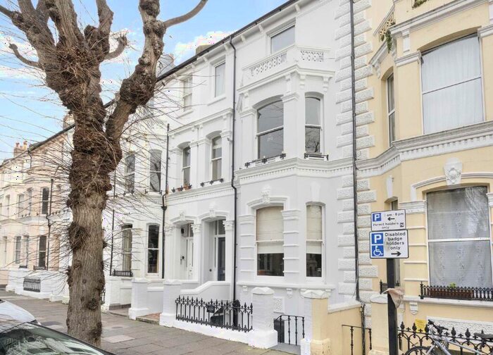 2 Bedroom Flat To Rent In Tisbury Road, Hove, BN3