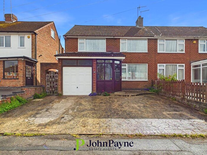 3 Bedroom Semi-Detached House For Sale In Babbacombe Road, Styvechale, Coventry, CV3