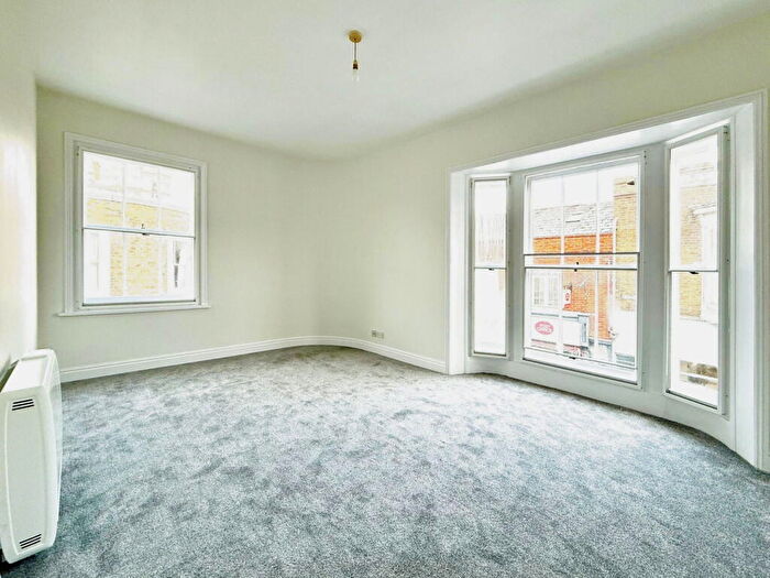 1 Bedroom Flat For Sale In Flat, Hills Court, Ryde., PO33