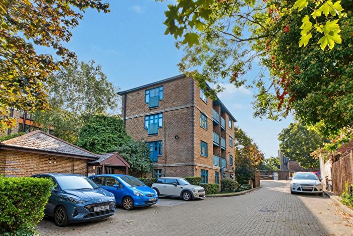 1 Bedroom Flat For Sale In Matthias Road, London, N16