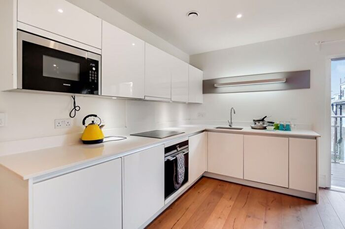 2 Bedroom Flat For Sale In Oakhill Road, London, SW15