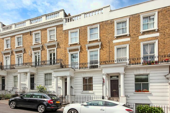 2 Bedroom Flat To Rent In Gipsy Hill, Upper Norwood, London, SE19