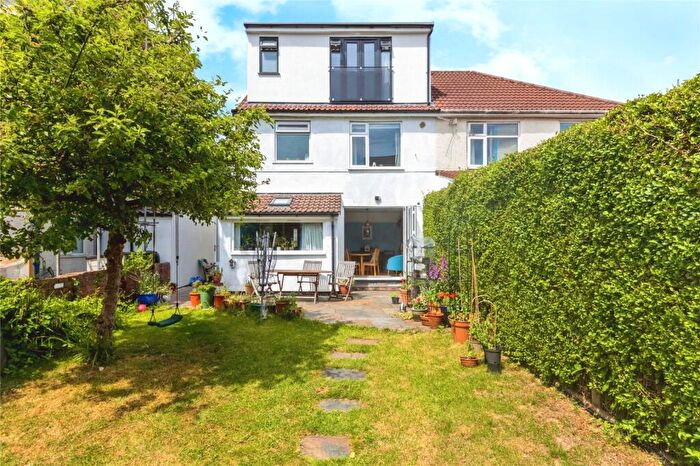 4 Bedroom Semi Detached House For Sale In Bedminster Road, Bristol, BS3