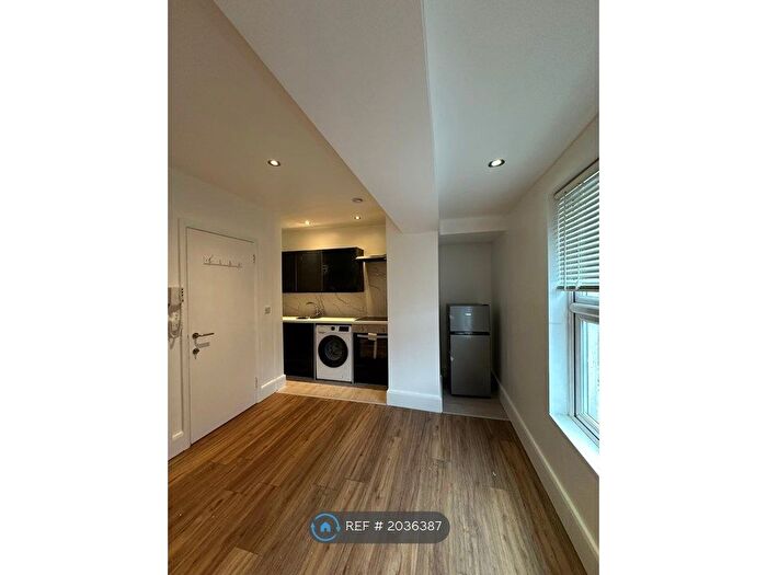 Studio To Rent In Whymark House, London, N22
