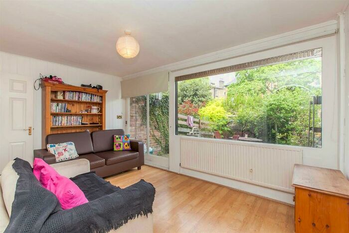 4 Bedroom Terraced House To Rent In Trecastle Way, Tufnell Park, N7