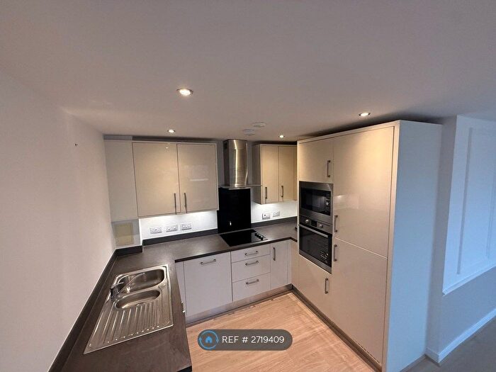 2 Bedroom Flat To Rent In Orchid Court, Tonbridge, TN9