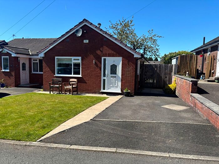 2 Bedroom Bungalow For Sale In Everleigh Close, Harwood, Bolton, BL2
