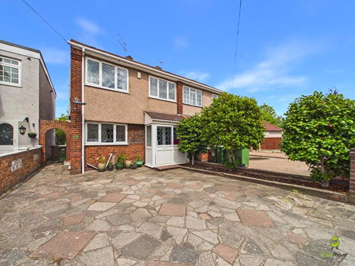 3 Bedroom Semi Detached House For Sale In Long Lane, Bexleyheath, Kent, DA7