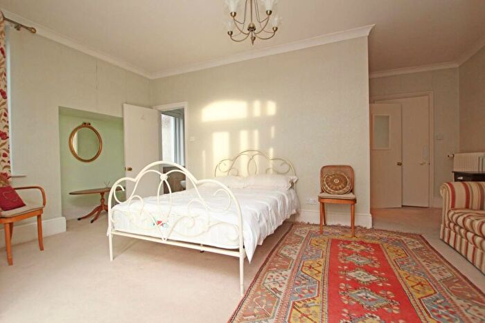 3 Bedroom Flat For Sale In Staveley Road, Eastbourne, BN20