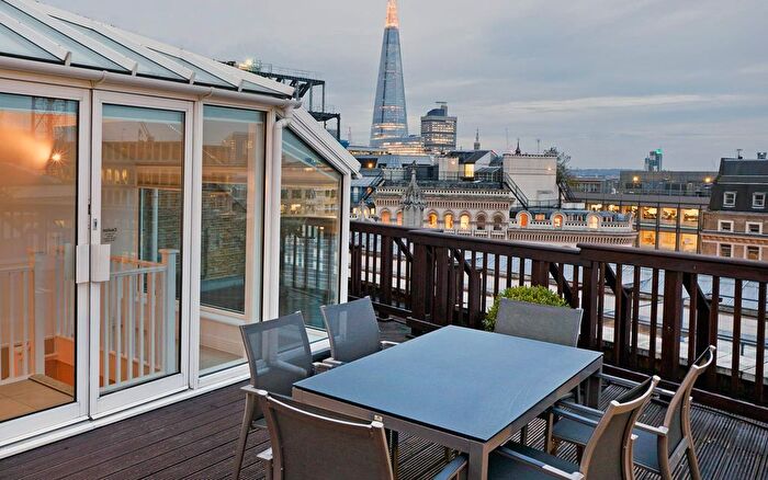 2 Bedroom Flat To Rent In Bow Lane, London, EC4M