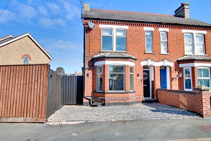 3 Bedroom Semi-detached House For Sale In Burn Street, March, PE15