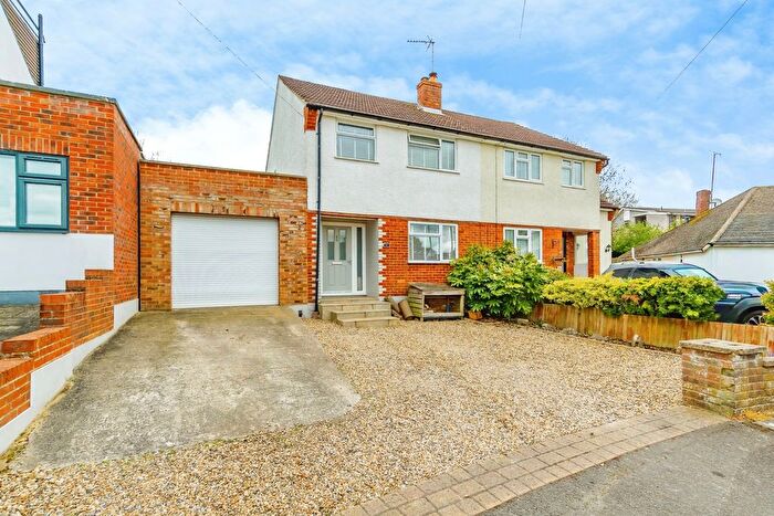3 Bedroom Semi-detached House For Sale In Auckland Road, Caterham, Surrey, CR3