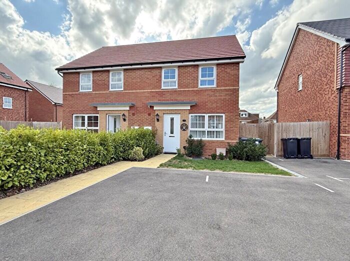 3 Bedroom Semi-Detached House For Sale In St Thomas Grove, Bedhampton, Havant, PO9
