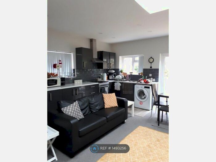 3 Bedroom Terraced House To Rent In Wicklow Drive, Leicester, LE5