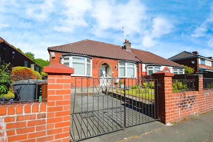 3 Bedroom Bungalow For Sale In Dumers Lane, Radcliffe, Manchester, Greater Manchester, M26