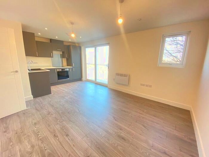 Apartment To Rent In Marlowes, Hemel Hempstead, HP1