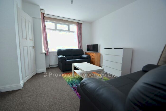 3 Bedroom Terraced House To Rent In Park View Avenue, Burley, Leeds, LS4
