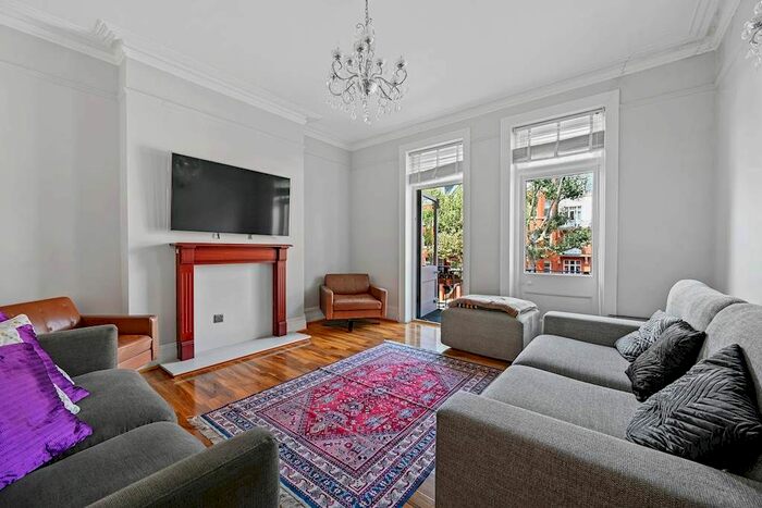 3 Bedroom Flat To Rent In Elgin Avenue, London, W9