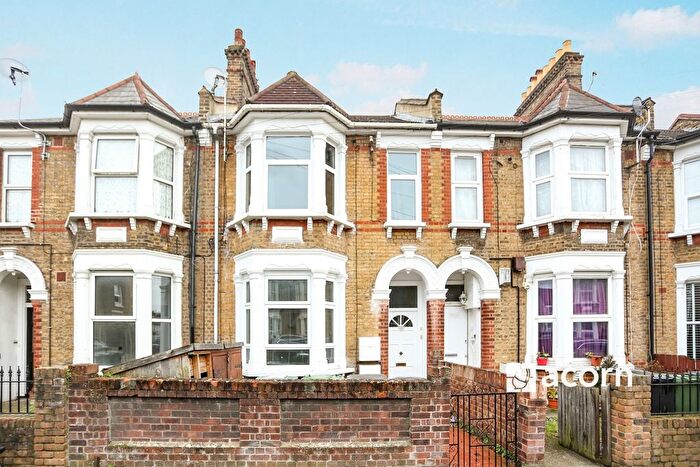2 Bedroom Flat To Rent In Farley Road, London, SE6