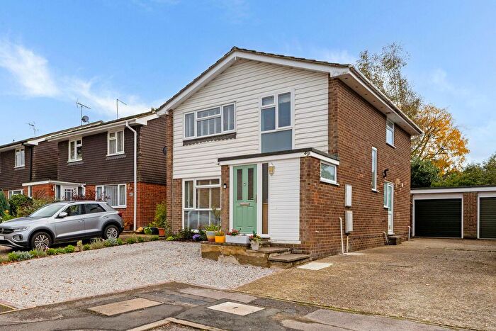 4 Bedroom Detached House For Sale In Stonehouse Road, Liphook, GU30
