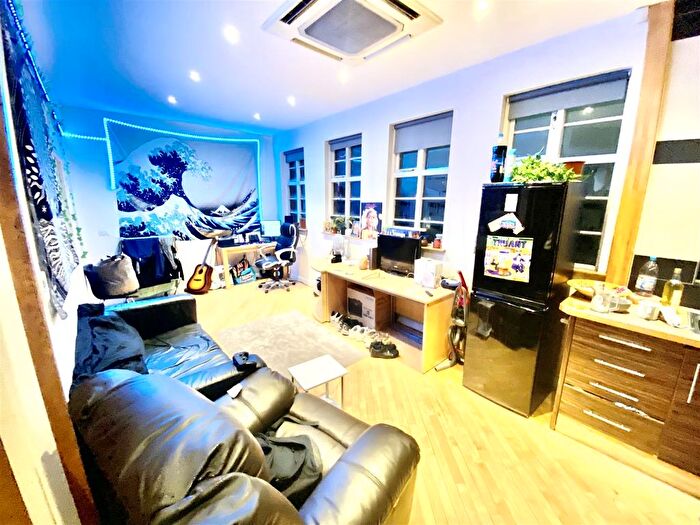 2 Bedroom Flat To Rent In Mary Street, Sheffield, S1