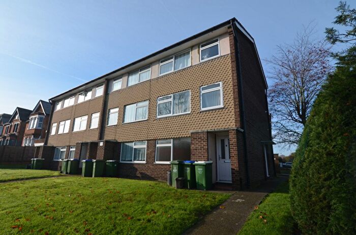 2 Bedroom Flat To Rent In Station Road, Sidcup, DA15