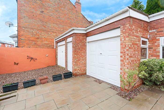 3 Bedroom End Of Terrace House For Sale In Passey Road, Birmingham, B13