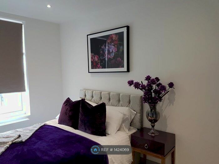 2 Bedroom Flat To Rent In Central Road, Stanford-Le-Hope, SS17