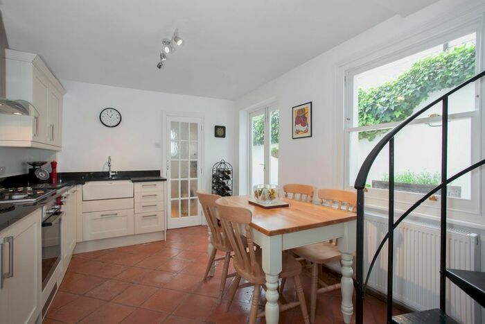 1 Bedroom Flat To Rent In Battersea Rise, London, SW11