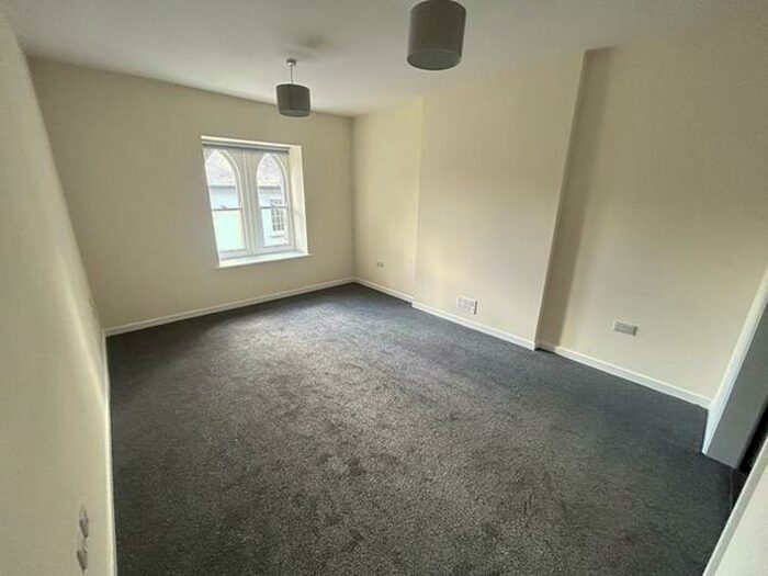 2 Bedroom Apartment To Rent In Flat, Broad Street, PL15