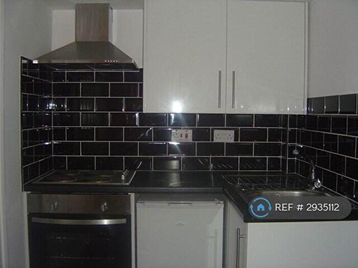 Studio To Rent In Bedford Road, London, N15