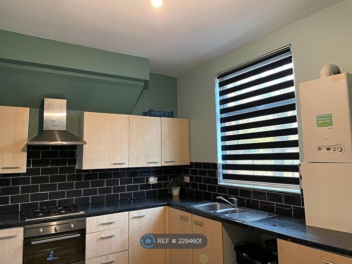 4 Bedroom Terraced House To Rent In Southfield Mount, Armley, Leeds, LS12