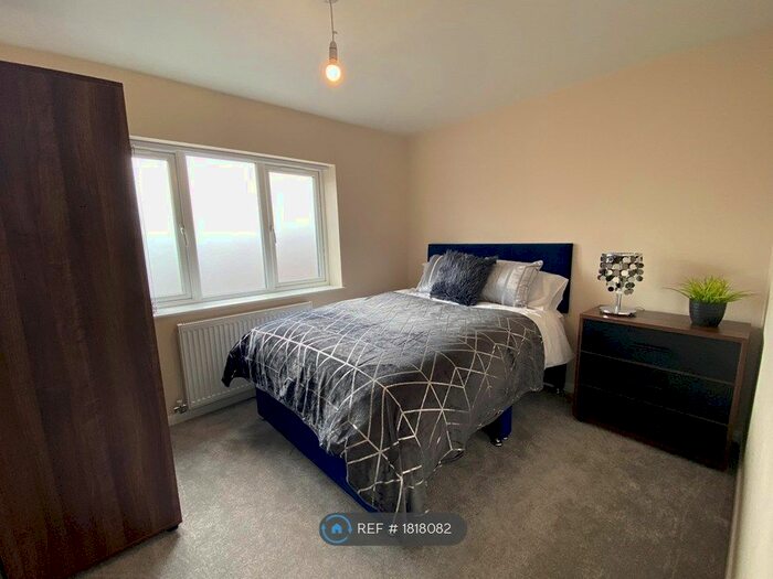 2 Bedroom Flat To Rent In Hazelwood Lane, Kettering, NN16