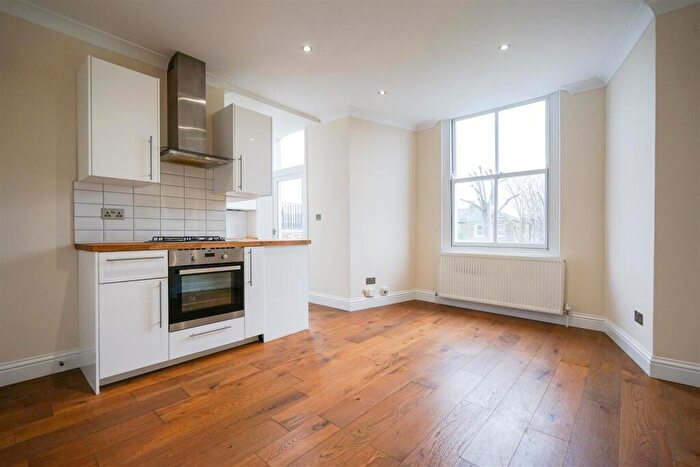 1 Bedroom Apartment To Rent In St. Augustines Road, Camden Square, NW1
