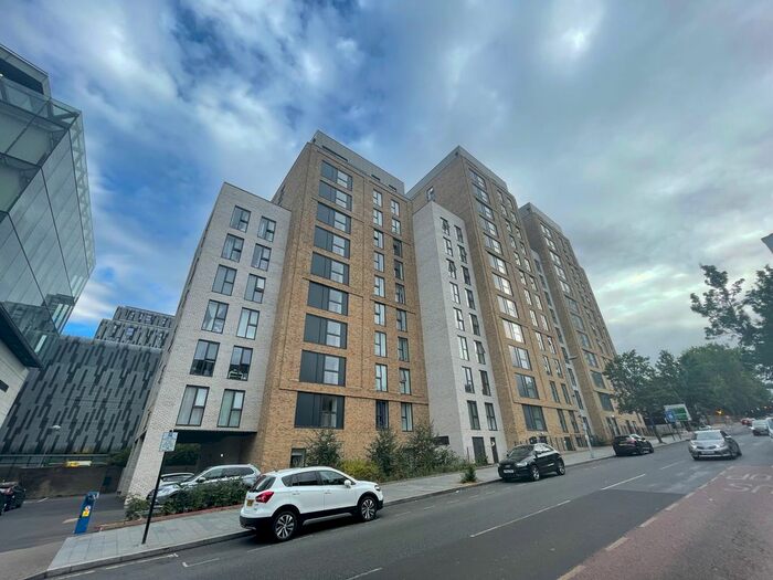 3 Bedroom Flat To Rent In Weston Point, London, Kent, SE18