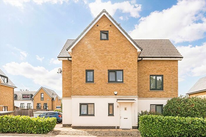 4 Bedroom Property For Sale In Dock Meadow Reach, Hanwell, W7