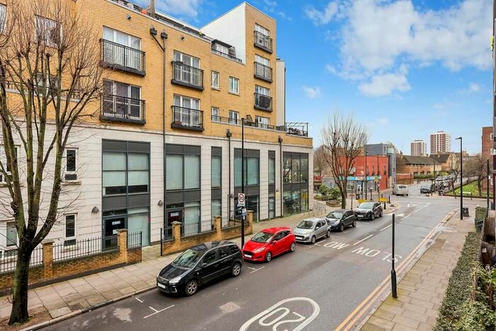 2 Bedroom Flat For Sale In Harford Street, London, E1