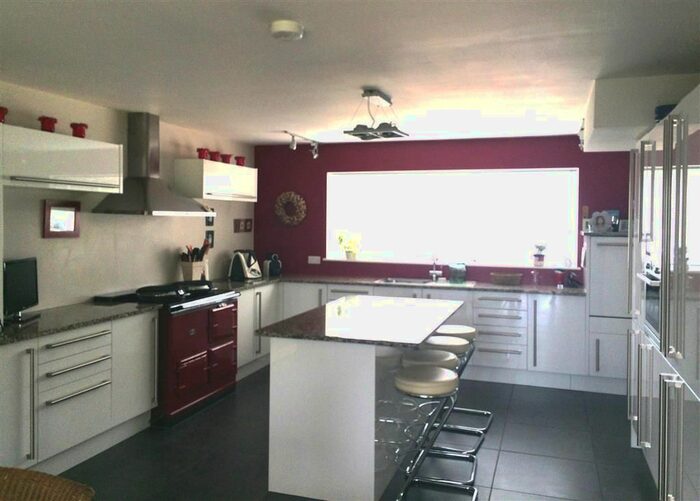 5 Bedroom Property To Rent In Paradise Close, Eastbourne, BN20