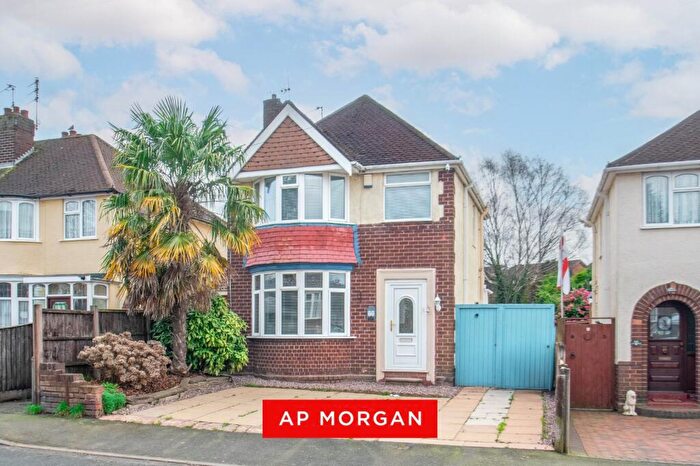 3 Bedroom Detached House For Sale In Windsor Grove, Stourbridge, West Midlands, DY8