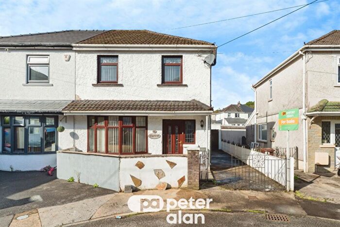 3 Bedroom Semi-Detached House For Sale In Woodland Park, Glynneath, Neath, SA11