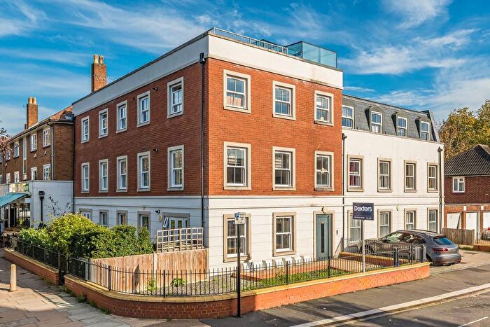 1 Bedroom Flat For Sale In Shrewsbury Walk, Isleworth, TW7