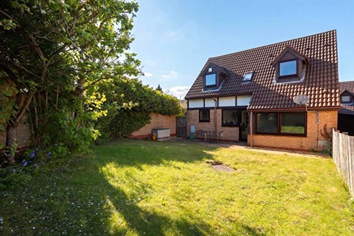 3 Bedroom Detached House For Sale In Pastern Place, Downs Barn, MK14