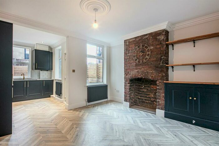 3 Bedroom Terraced House For Sale In School Road, Crookes, S10