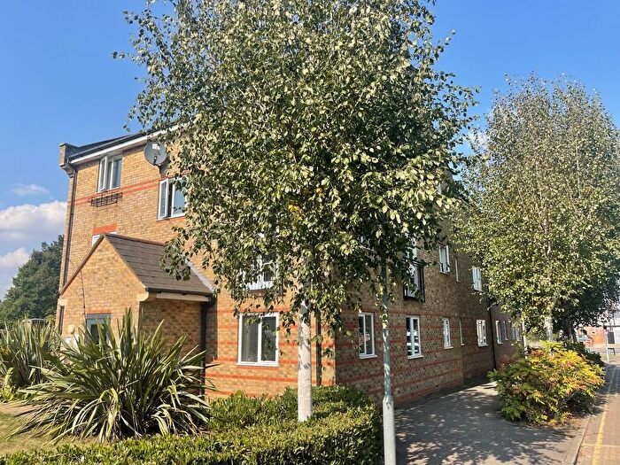 2 Bedroom Flat For Sale In Nottage Crescent, Braintree, CM7
