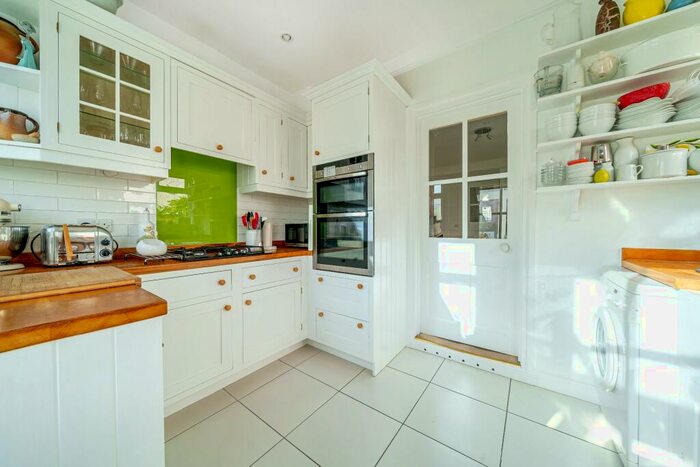 3 Bedroom Terraced House For Sale In Hillside Avenue, Exeter, EX4
