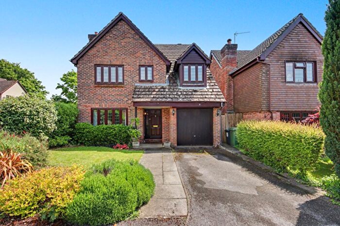 4 Bedroom Detached House For Sale In Wordsworth Close, Bishops Waltham, SO32