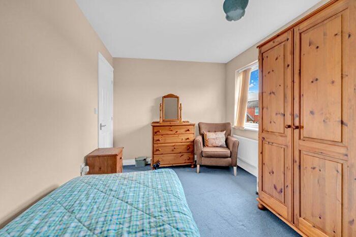 2 Bedroom Semi-Detached House For Sale In Finchley Court, Grimsby, DN31