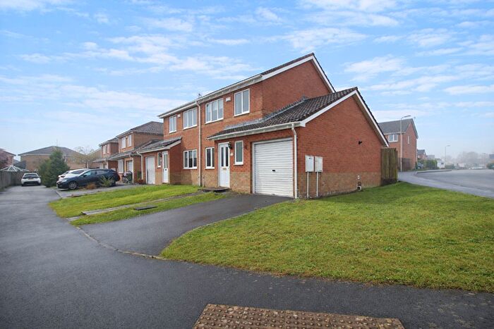 3 Bedroom Semi Detached House For Sale In Hunters Avenue, Llanharan, Pontyclun, CF72