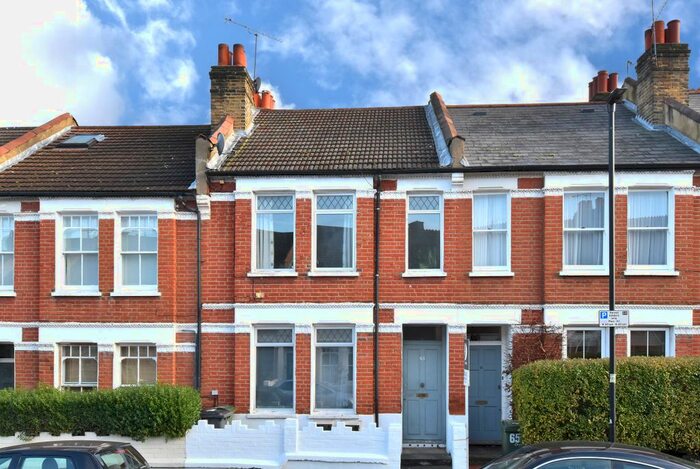 3 Bedroom Flat To Rent In Kingswood Road, Clapham, London SW2