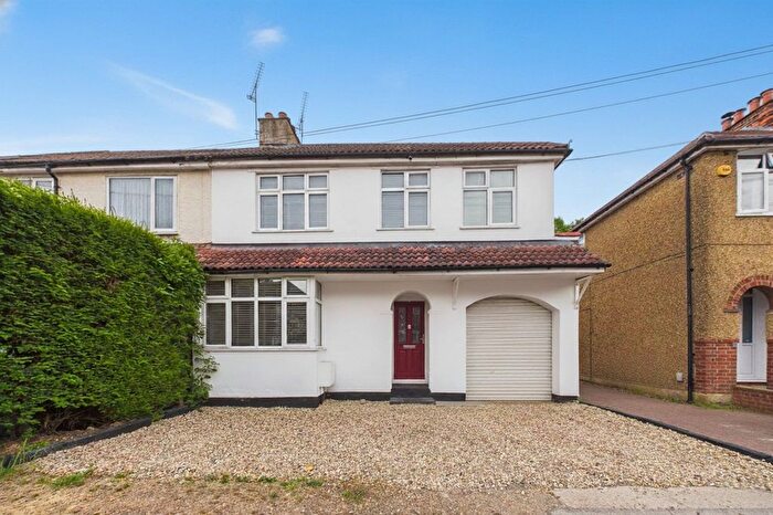 5 Bedroom Semi Detached House To Rent In Mafeking Road, Wraysbury, Staines-Upon-Thames, Berkshire, TW19